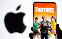 人気ゲーム「フォートナイト」が米国では再びiPhoneで遊べるようになる=ロイター