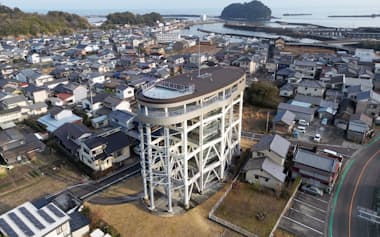 津波からの早期避難が減災のカギを握る(高知県黒潮町の津波避難タワー)
