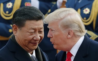 トランプ米大統領(右)と中国の習近平国家主席=AP