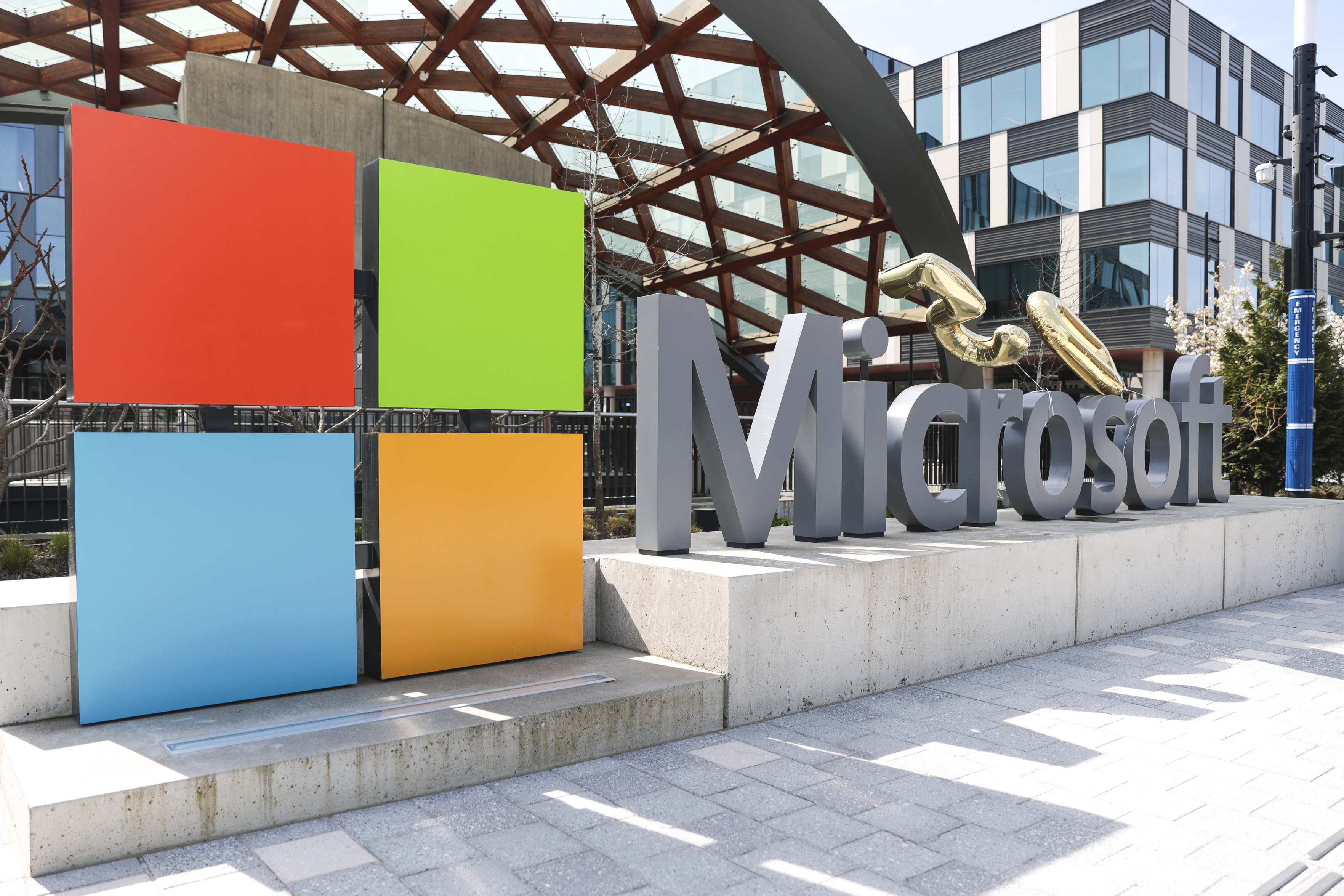 NY株ハイライト Microsoft、NVIDIAに次ぐ時価総額4兆ドル予想