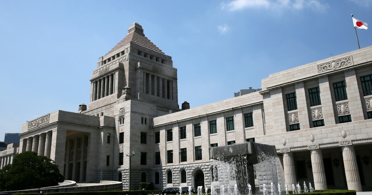 日本経済新聞のニュース記事「参議院選挙の投票日で各党が声明」の画像