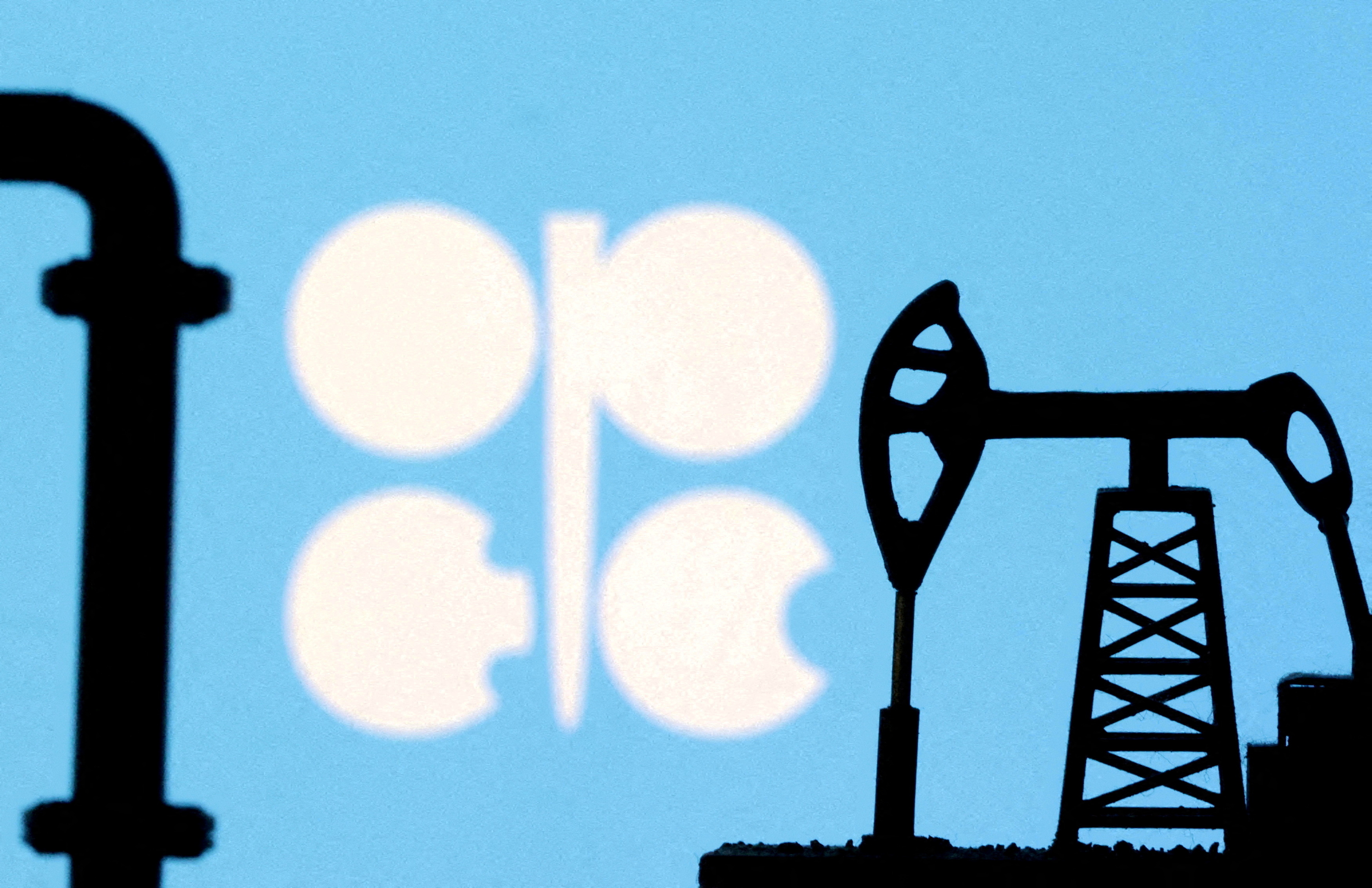 OPECプラス有志国、9月に日量54万バレル増産 自主減産に区切り
