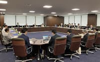最低賃金の目安を議論する7回目の小委員会(4日、東京都千代田区)