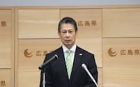 11月の知事選に立候補しないと表明した広島県の湯崎英彦知事(20日、広島市)