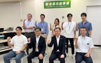 新産業共創事業に採択された県外企業らと坂井市の関係者(8月26日、サカイ・ウィーブ)