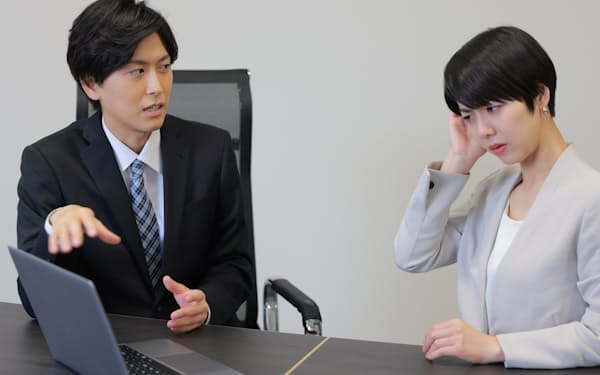 組織むしばむ「任せられない上司」