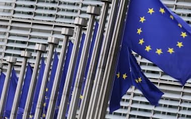 米巨大テックはEUのデジタル市場法(DMA)をはじめとする様々な国・地域での規制を順守するためのコンプライアンスコストが膨らんでいる(ブリュッセルのEU本部)=AP