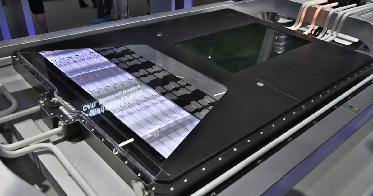 日本経済新聞のニュース記事「「電池特許CATL以外にも」「特集AIを冷やせ」 注目5本」の画像