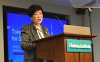 米国で講演する東京都の小池百合子知事(7月、米ワシントン)