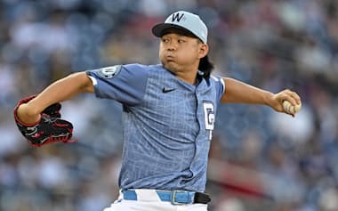 パイレーツ戦の9回に登板し、1回を1安打1失点だったナショナルズ・小笠原=ワシントン(AP=共同)