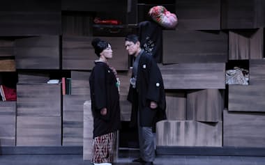 キムラ緑子㊧と升毅=植村 耕司撮影