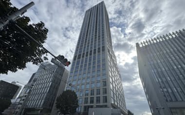 建設中の「表参道Grid Tower」の外観(9月、東京都港区)