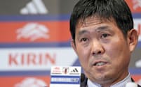 サッカー国際親善試合のパラグアイ戦とブラジル戦に臨む日本代表メンバーを発表し、記者会見する森保監督(2日、東京都港区)=共同