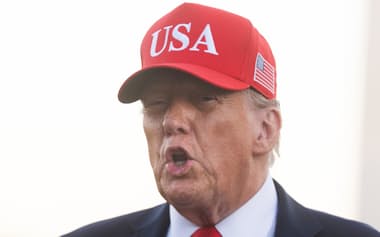 トランプ氏は6日、高市早苗氏について「非常に尊敬される人物で、深い知恵と強さを備えている」と評価した=AP