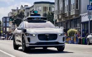 トヨタと自動運転で提携する米ウェイモの自動運転車両(写真:ウェイモ) トヨタと自動運転で提携する米ウェイモの自動運転車両(写真:ウェイモ)