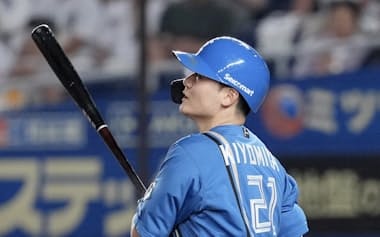 清宮幸は終盤までもつれた優勝争いのなか、チームをけん引する勝負強い打撃を見せた(9月27日のロッテ戦)=共同