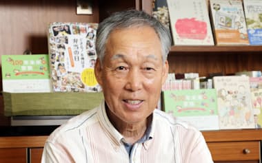 1949年香川県生まれ。県立高松高校、香川大学教育学部卒業。県内の小学校、中学校教員・校長、教育行政職を歴任し、2010年3月定年退職。全国各地で「子どもが作る弁当の日」の講演・普及活動を続ける。