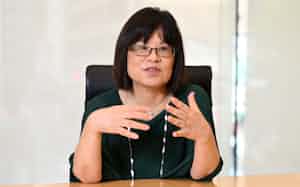 「いろんな人の語りが重なり合った星を書こうと思った」と話す 「いろんな人の語りが重なり合った星を書こうと思った」と話す