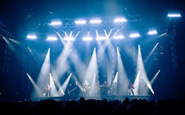 孤高の美学を湛(たた)えたパフォーマンスを見せた ©kyosuke_maehara