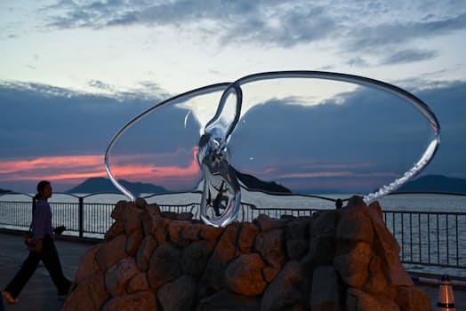 西澤利高「色のない翼の彼方」(香川県宇多津町) 西澤利高「色のない翼の彼方」(香川県宇多津町)