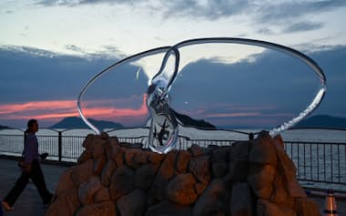 西澤利高「色のない翼の彼方」(香川県宇多津町)