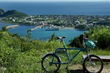 糸島の立石山の山頂にて。玄界灘、姫島、唐津など、360度の絶景を見晴らせる