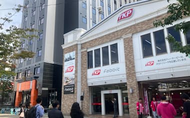 TKPが大分駅前に開業した複合施設「fabbit」と12月に開業するアパホテル(20日)