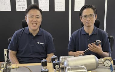 スペースボアの岸川CEO㊧と技術統括の山本取締役