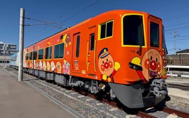 JR四国が25日から運行を始める高徳線うずしおアンパンマン列車