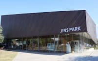 眼鏡とパンの販売店を併設した「JINS PARK(ジンズパーク)」(2025年10月24日、前橋市)