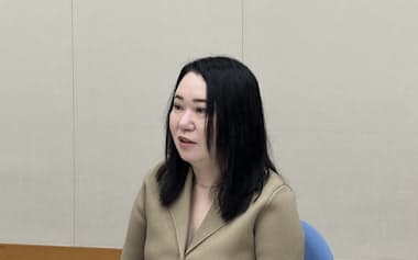 「人間同士だとものすごく深い信頼を通してしか得られない安心感を、彼らはドールを通して得ていた」と話す