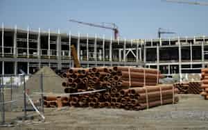 ハンガリーのデブレツェン市で建設が進むCATLの電池工場=AP ハンガリーのデブレツェン市で建設が進むCATLの電池工場=AP