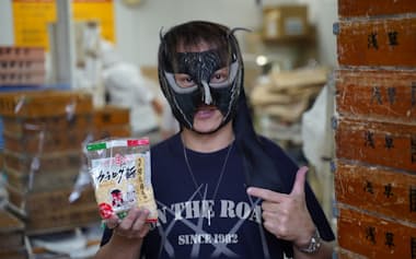 「浅草開化楼」の製麺師、不死鳥カラス氏