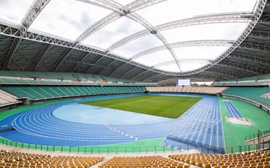 ワイヤロープが断線して開閉ができなくなっているクラサスドーム大分(大分市)=大分県提供