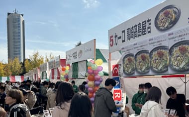 2024年11月10日に高崎市で開かれた第16回「キングオブパスタ」(左奥は高崎市役所)