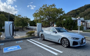 パワーエックスが岡山県玉野市の「道の駅みやま公園」の駐車場に設けたEV用超高速充電設備