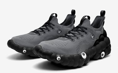 ミズノが13日に限定発売する「THE MIZUNO ENERZY OSAKA EXPO2025」© Expo 2025