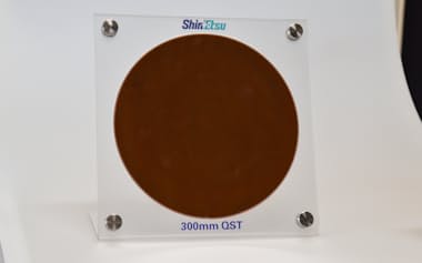 窒化ガリウム(GaN)半導体の製造用に信越化学工業が独自開発した大型の「QST基板」