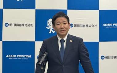 朝日印刷の朝日重紀社長(11日、富山市)
