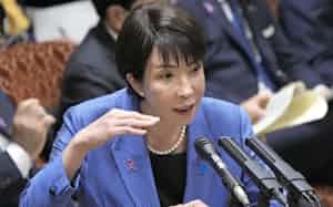 参院予算委で答弁する高市首相(12日午前)=共同 参院予算委で答弁する高市首相(12日午前)=共同