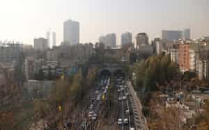 水不足に直面しているイランの首都テヘラン=ロイター 水不足に直面しているイランの首都テヘラン=ロイター