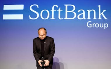 12日の東京株式市場でソフトバンクグループ株が3営業日ぶりに反落した(ロイター)