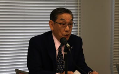 決算を発表する田中社長(12日、名古屋市)