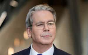 ベッセント氏は米国債利回りが米国民の生活の質に直結すると説明する=ロイター ベッセント氏は米国債利回りが米国民の生活の質に直結すると説明する=ロイター