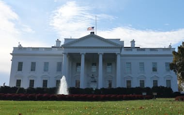 総会議案の賛否推奨を禁じる大統領令などが出される可能性がある(写真はワシントンのホワイトハウス)=ロイター