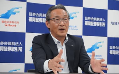 松尾社長は「25人を採用できたことは非常に大きな上場成果」と話した(13日、福岡市中央区)