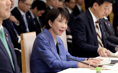 経済財政諮問会議に出席する高市首相