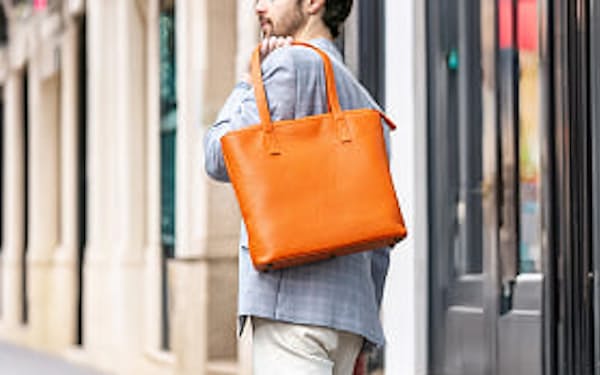 【史上最軽量級】大人の艶革トート