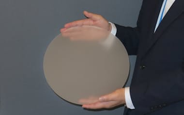 日本ガイシはセラミックス製の半導体部材の生産能力を高める(14日、名古屋市)