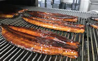 うなぎのかば焼きは中国からの輸入品が多い(広東省の加工場)